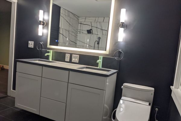 bathroom0278BCFCDD-65D6-748A-572C-10E633A49B2B.jpg