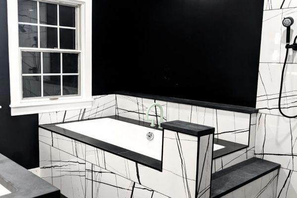bathroom053CFE4356-E1AF-830D-7E58-0A805FA09949.jpg